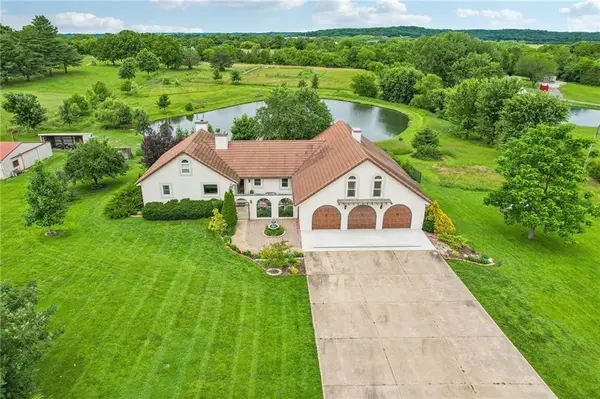 20077 199th Street, Tonganoxie, KS 66086
