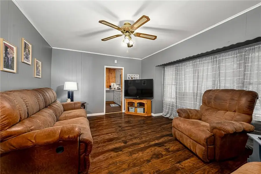 237 Allcutt Avenue, Bonner Springs, KS 66012 - #3