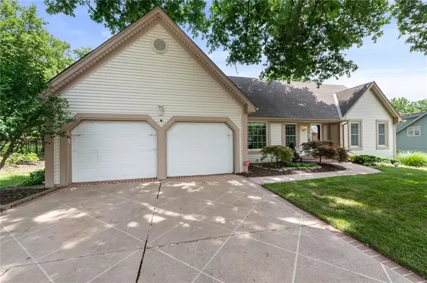 11815 Pennsylvania Avenue, Kansas City, MO 64114