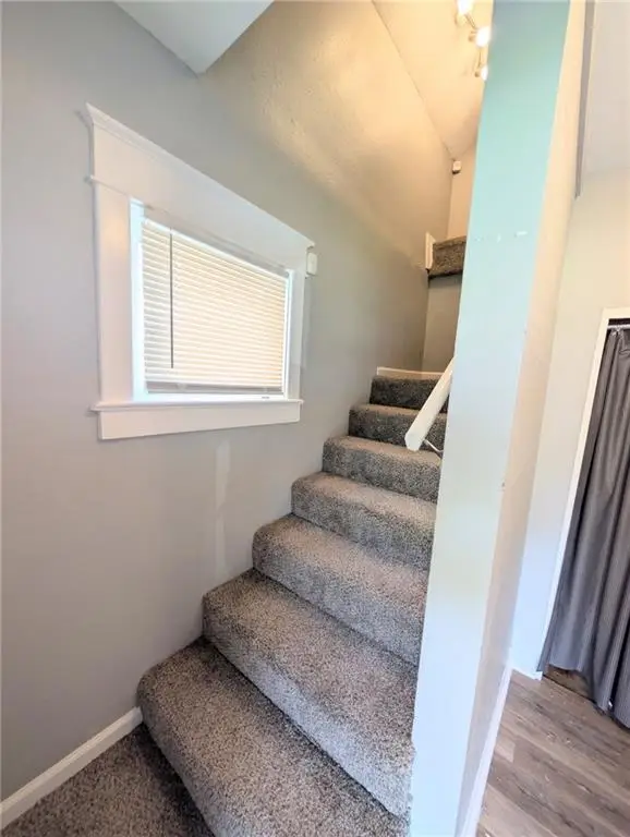 1111 W 44th Street, Kansas City, MO 64111