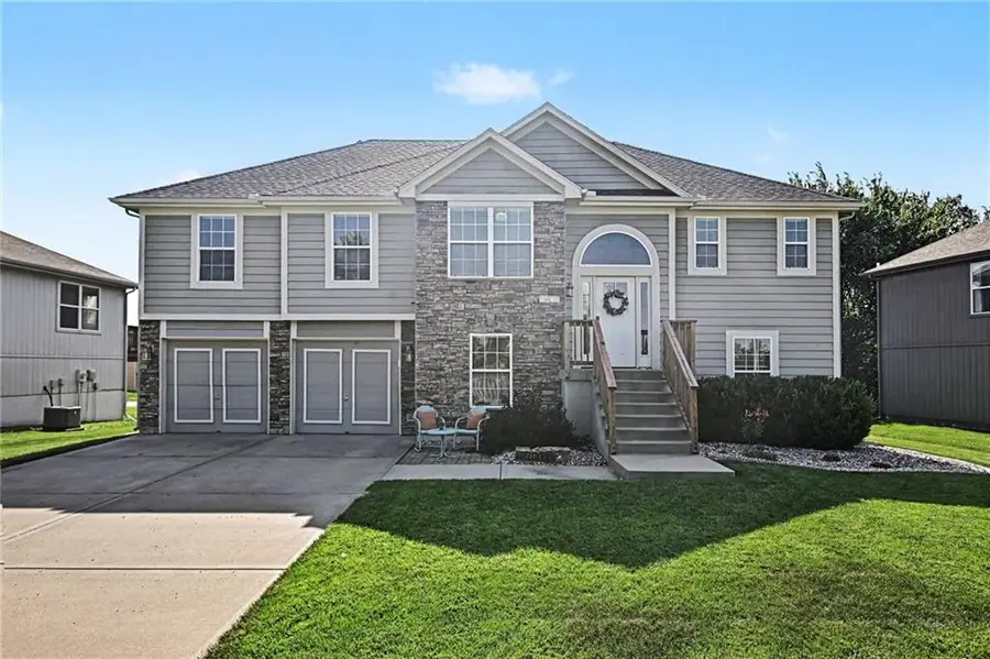 8427 N Kensington Avenue, Kansas City, MO 64156 - #3