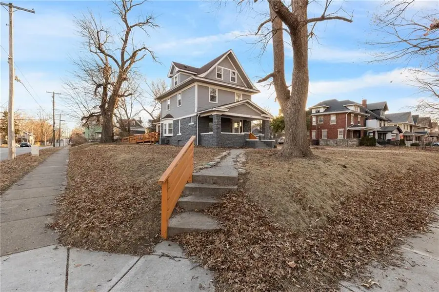 2961 Lockridge Avenue, Kansas City, MO 64128 - #2
