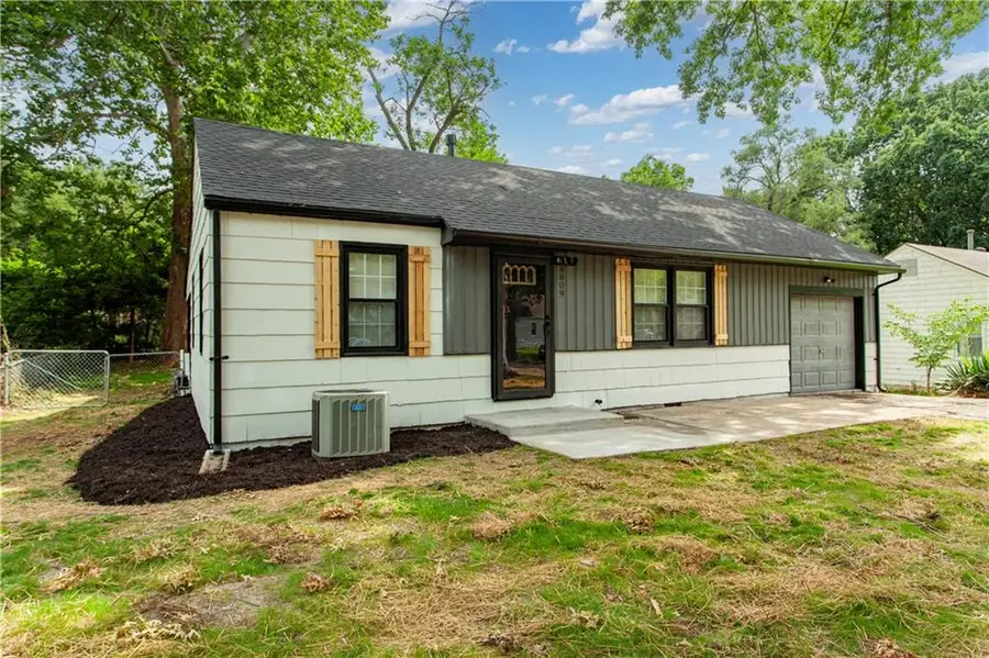 8809 E 71st Terrace, Raytown, MO 64133 - #3