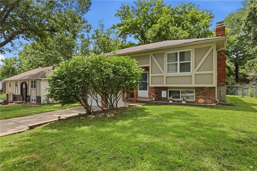 1917 SE Piccadilly Street, Blue Springs, MO 64014 - #2