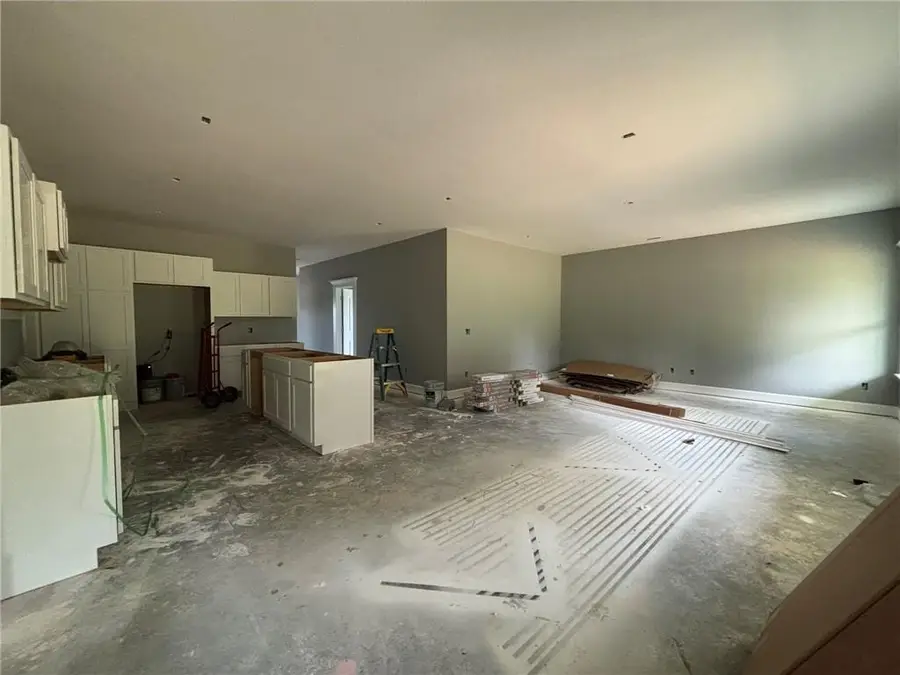 4814 S Creek Woods Drive, Saint Joseph, MO 64507 - #2