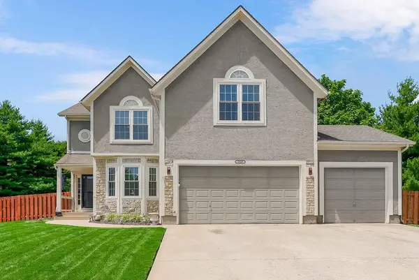 7929 W 155th Place, Overland Park, KS 66223