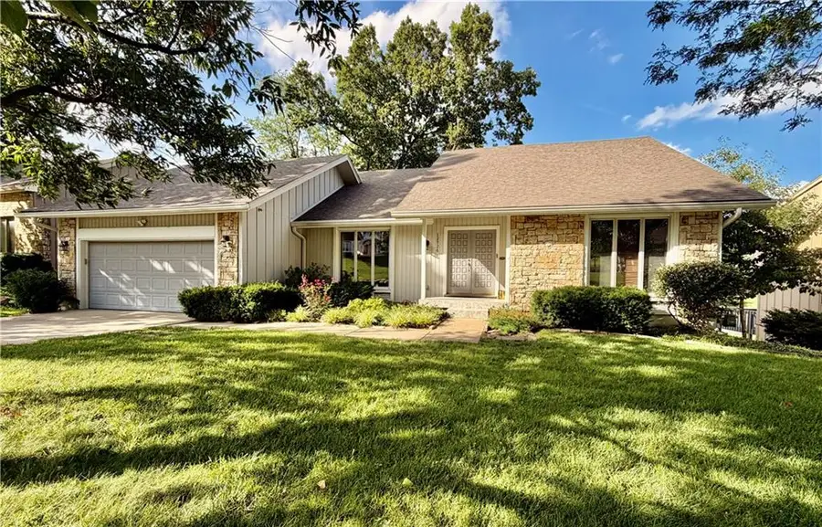 12926 W 76th Terrace, Shawnee, KS 66216 - #2