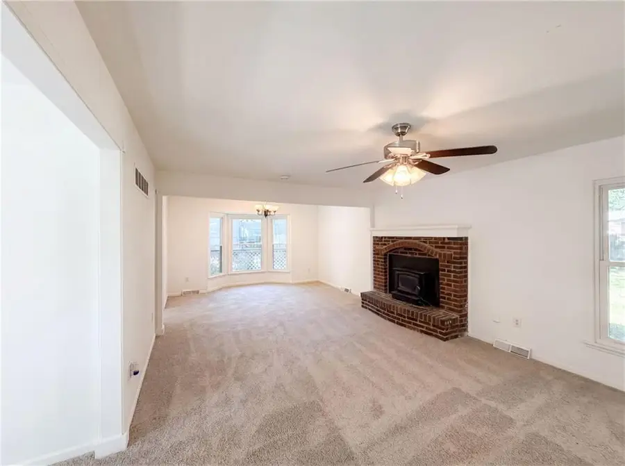 205 Ist Street Terrace, Blue Springs, MO 64014 - #3