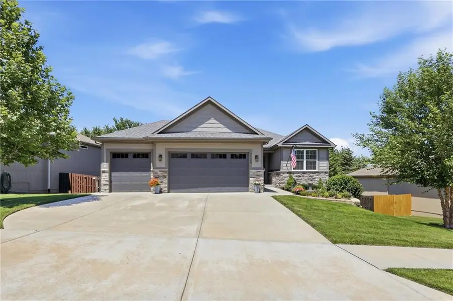 34486 W 84th Terrace, De Soto, KS 66018 - #3