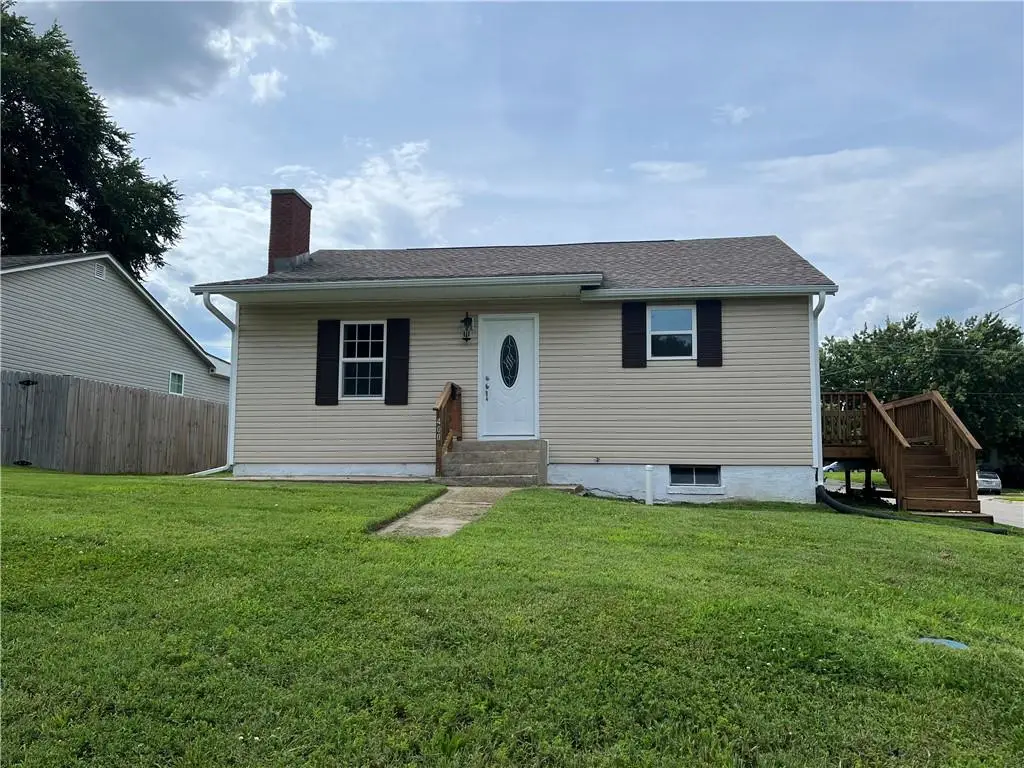 400 W 23rd Street, Higginsville, MO 64037 - #1
