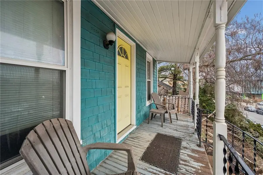 2516 Charlotte Street, Kansas City, MO 64108 - #2