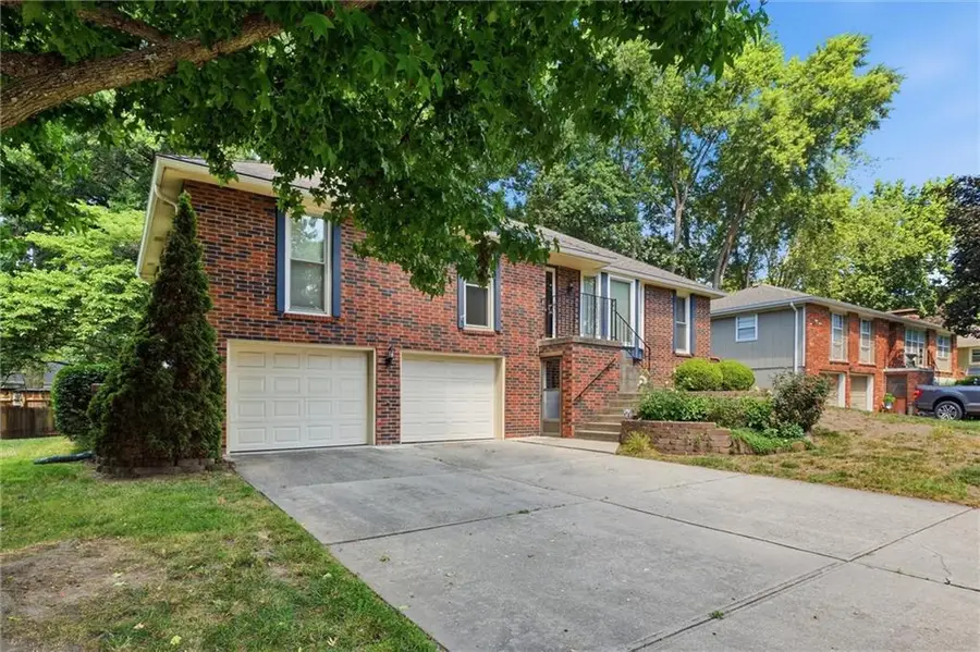 2728 Queen Ridge Drive, Independence, MO 64055 - #3