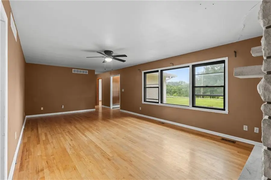 17029 Springdale Road, Leavenworth, KS 66048 - #3