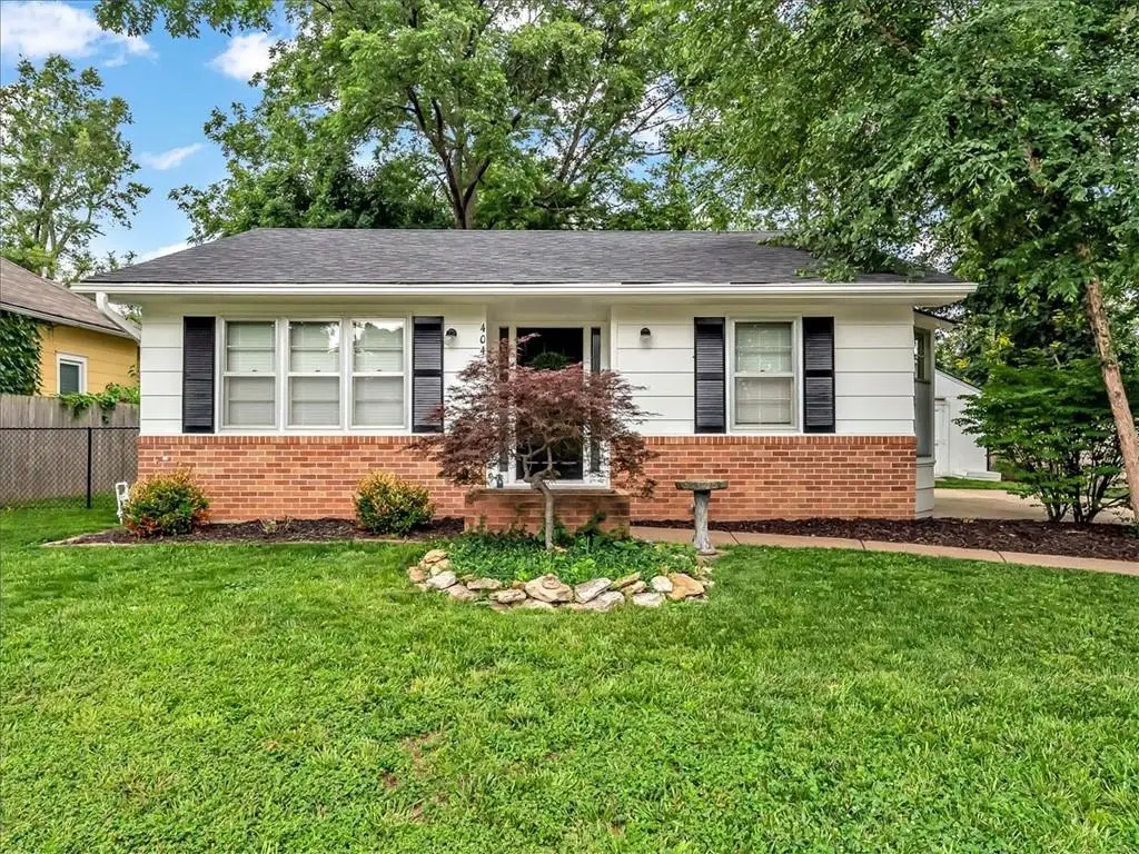 404 E Hale Street, Spring Hill, KS 66083 - #1