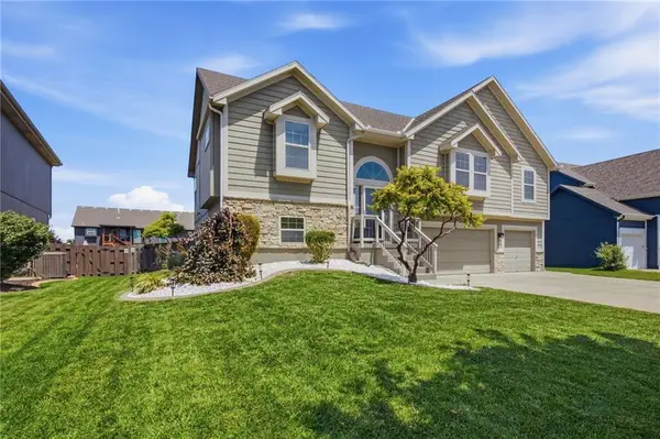 8210 NE 102nd Street, Kansas City, MO 64157