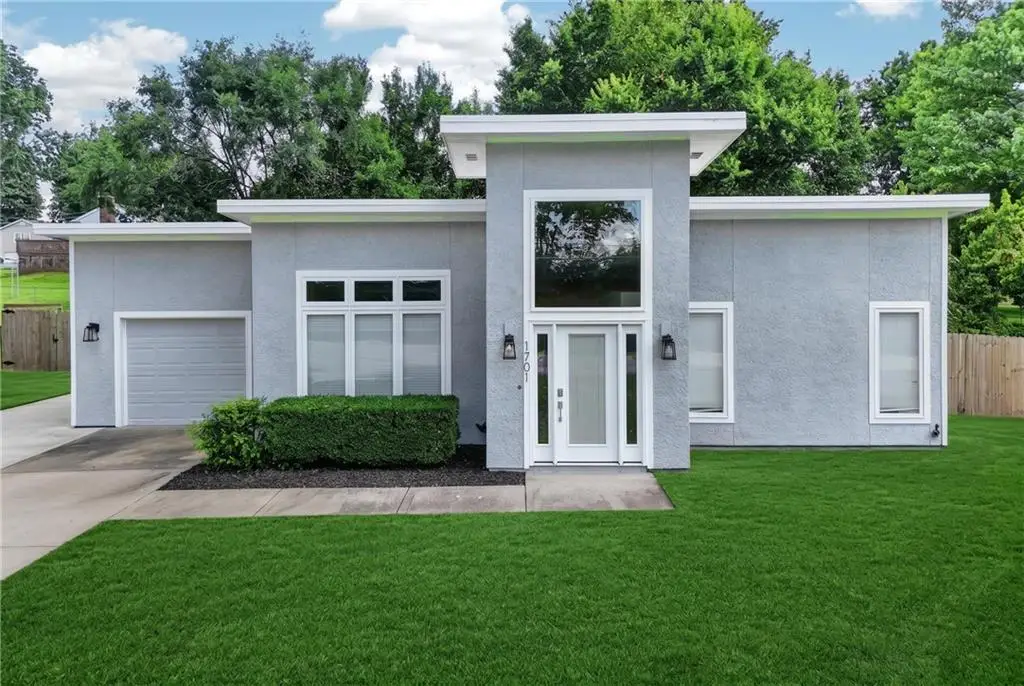 1701 NE Cookingham Drive, Kansas City, MO 64155 - #1
