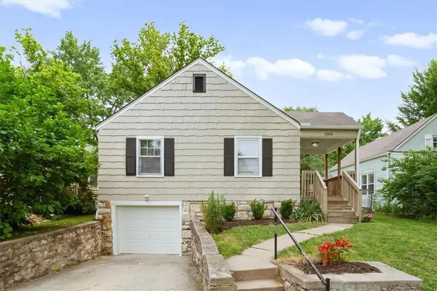 2106 W 48th Street, Westwood, KS 66205 - #2