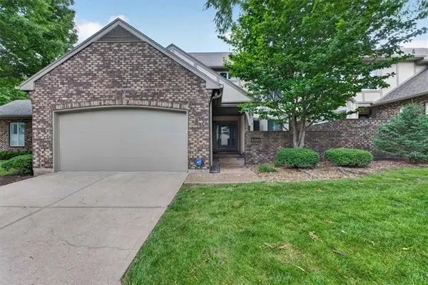 6320 Kennett Place, Mission, KS 66202