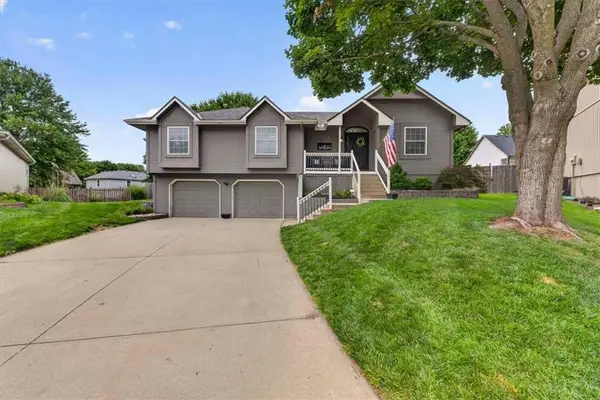 207 NE Bridge Place, Blue Springs, MO 64014