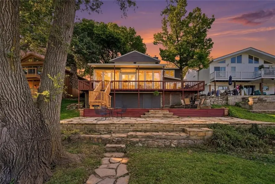 859 NW South Shore Drive, Kansas City, MO 64151 - #2