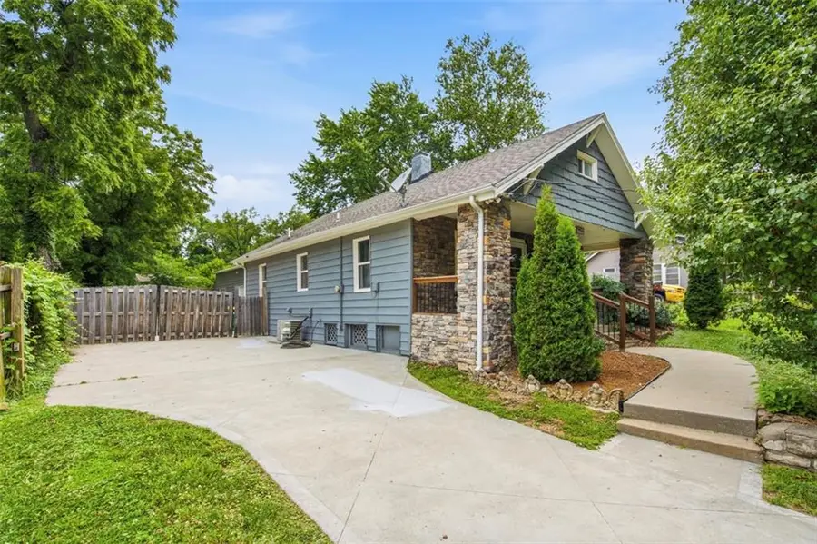 2916 N 52nd Street, Kansas City, KS 66104 - #2