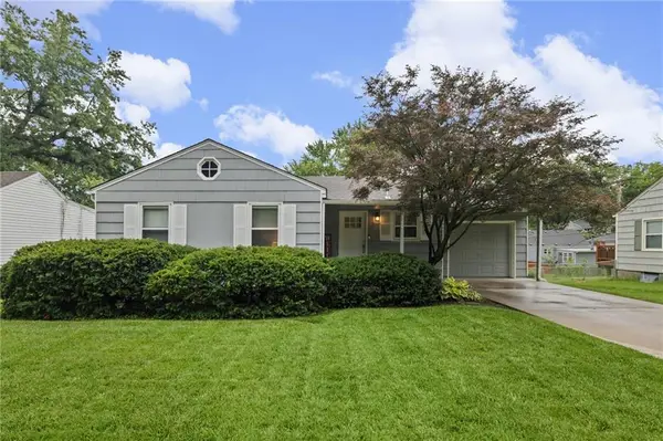 5201 W 71st Street, Prairie Village, KS 66208