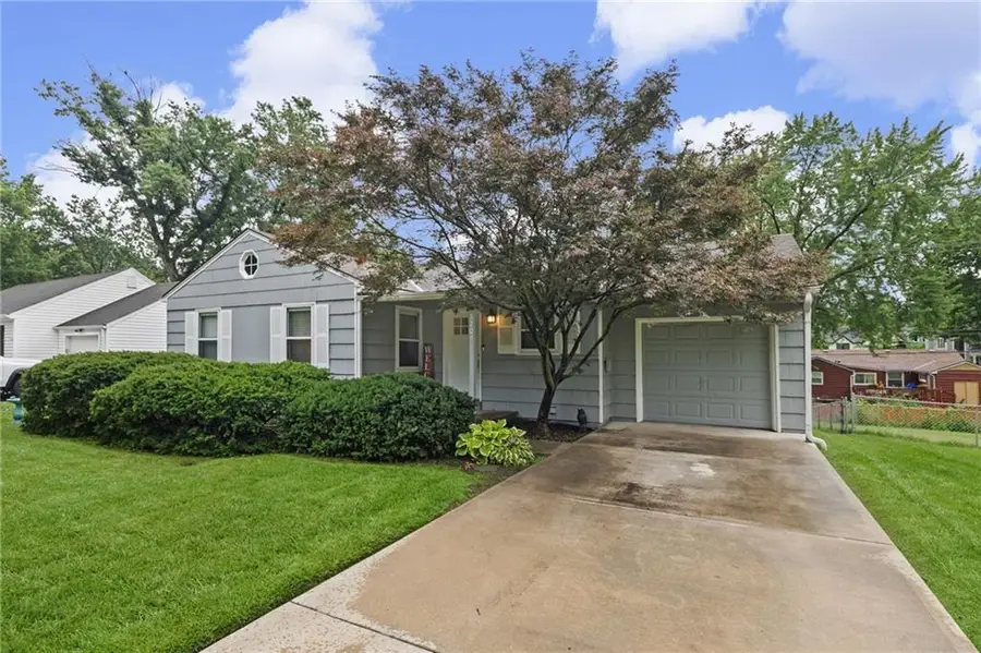 5201 W 71st Street, Prairie Village, KS 66208 - #2