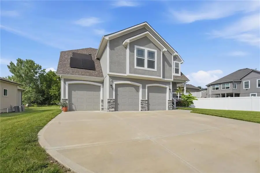 12104 E 68th Terrace, Kansas City, MO 64133 - #2