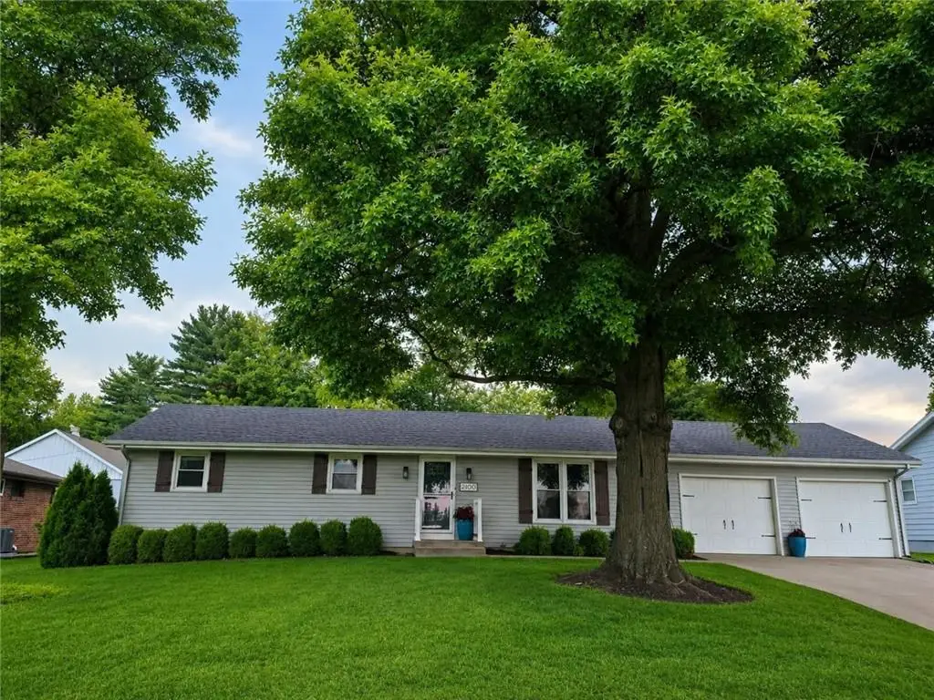 2100 Peach Street, Higginsville, MO 64037 - #1