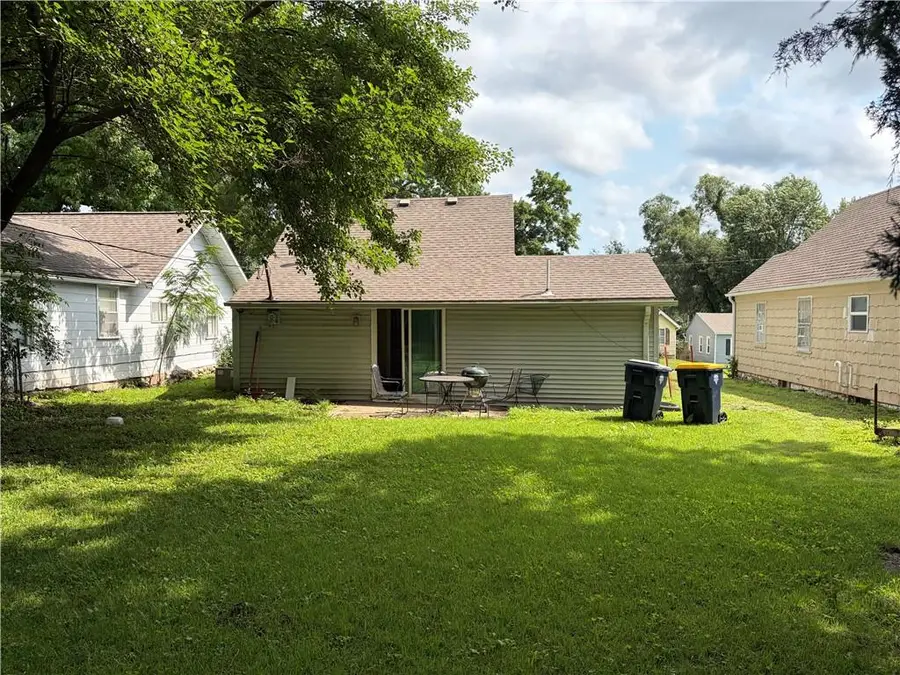 106 W 80th Street, Kansas City, MO 64114 - #2