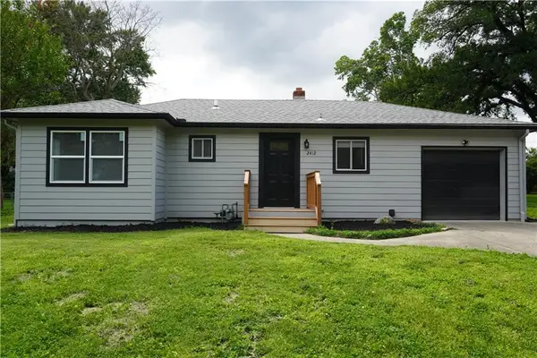 2412 Queen Ridge Drive, Independence, MO 64055