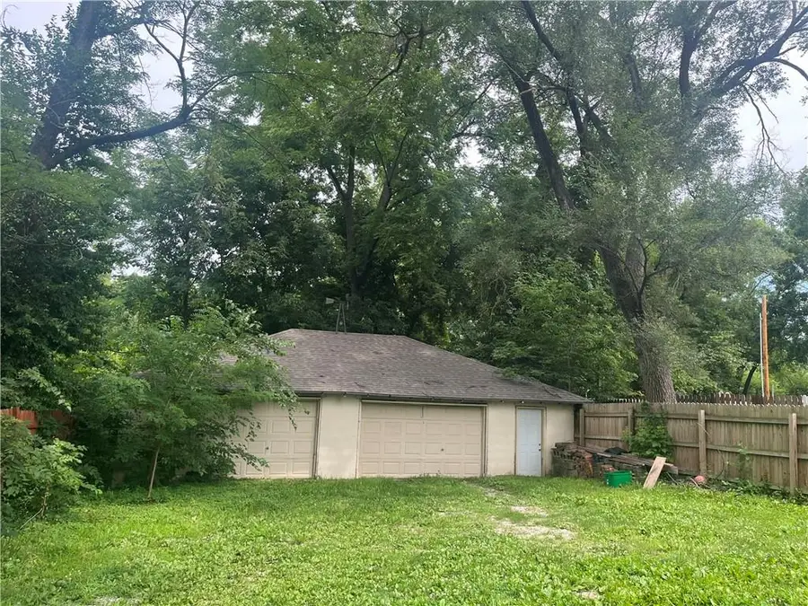 813 N Crysler Avenue, Independence, MO 64050 - #3