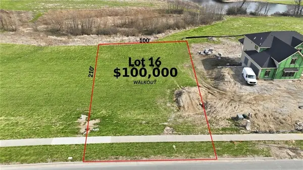 2118 NE Shoal Creek Parkway, Kansas City, MO 64155