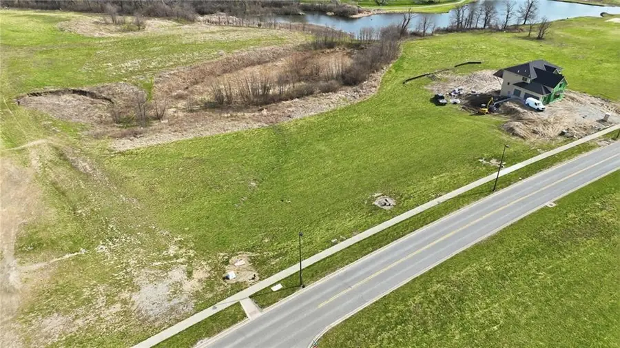 2118 NE Shoal Creek Parkway, Kansas City, MO 64155 - #2