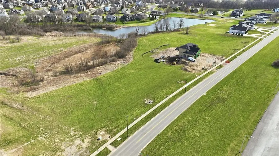 2118 NE Shoal Creek Parkway, Kansas City, MO 64155 - #3