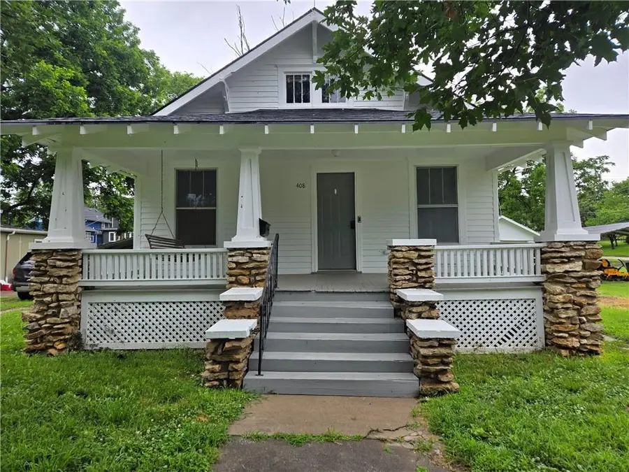 408 E Miami Street, Paola, KS 66071 - #3