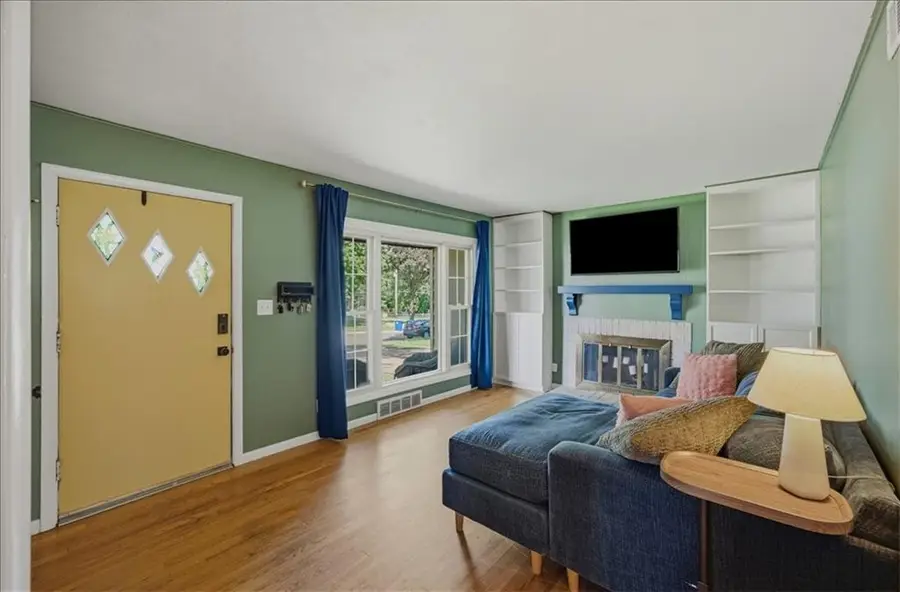 8207 Barkley Street, Overland Park, KS 66204 - #2