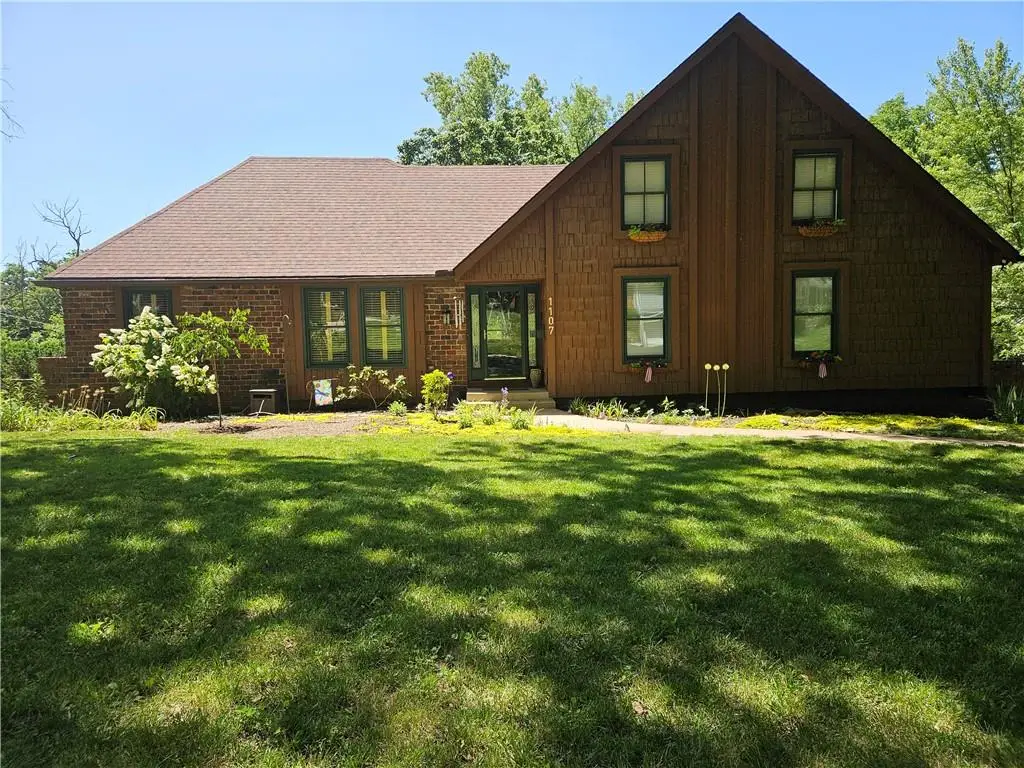 1107 E 109th Terrace, Kansas City, MO 64131 - #1