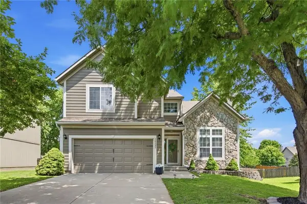 16392 W 156th Terrace, Olathe, KS 66062