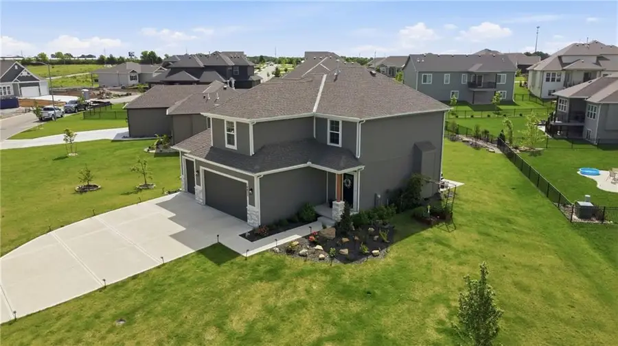 18833 Bittersweet Drive, Spring Hill, KS 66083 - #2