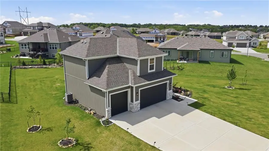 18833 Bittersweet Drive, Spring Hill, KS 66083 - #3