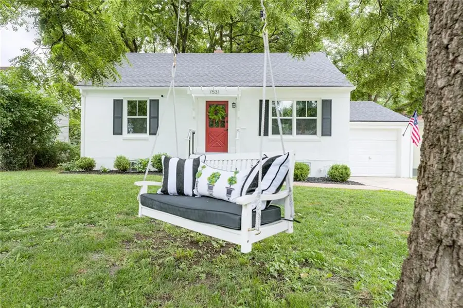 7531 Jarboe Street, Kansas City, MO 64114 - #2