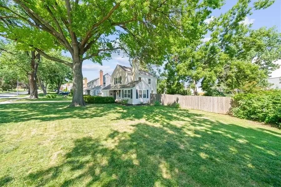 6557 Holmes Road, Kansas City, MO 64131 - #3