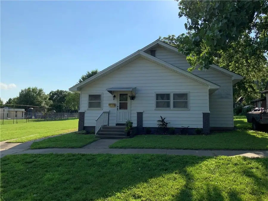 816 N Sycamore N/a, Iola, KS 66749 - #2