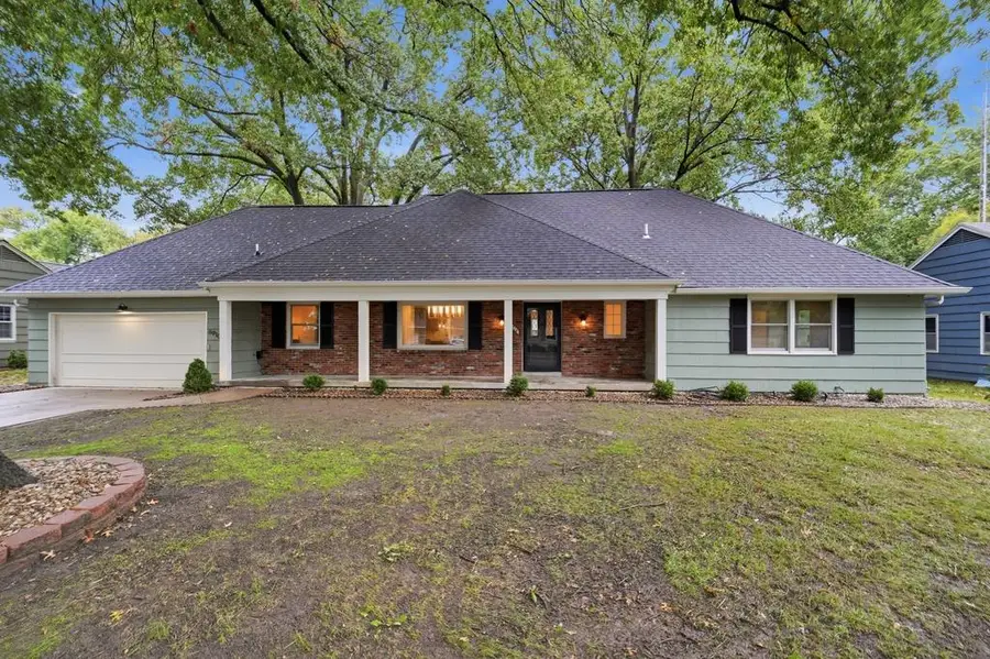6910 W 101st Street, Overland Park, KS 66212 - #2