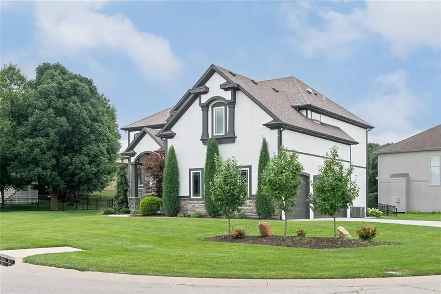 7817 Green Street, Shawnee, KS 66227 - #2