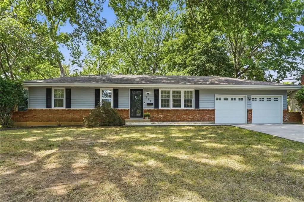 717 N Curtis Street, Olathe, KS 66061 - #1