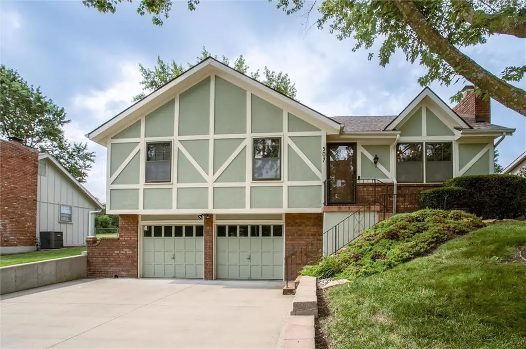507 NE Karapat Drive, Kansas City, MO 64155 - #1