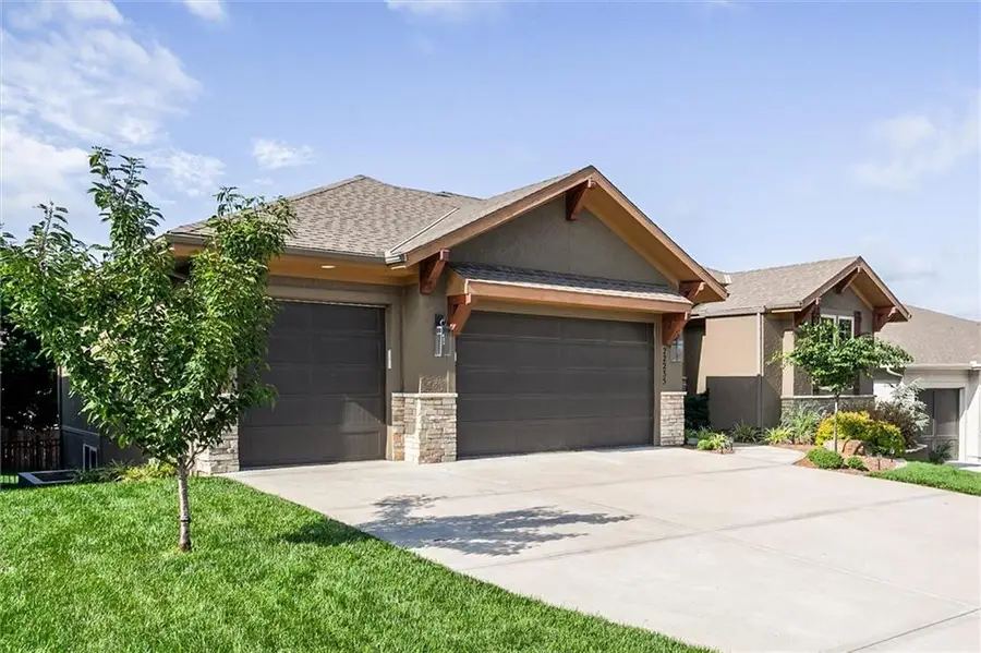 22235 W 98th Terrace, Lenexa, KS 66220 - #2