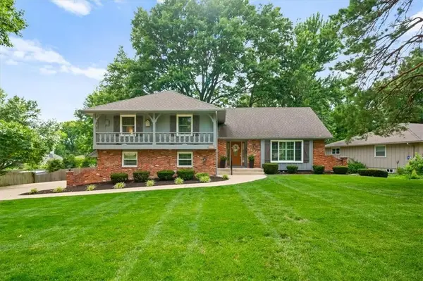 8622 Broadmoor Street, Overland Park, KS 66212